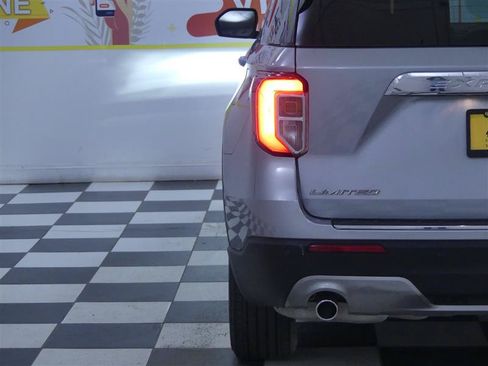 Used 2023 Ford Explorer Limited RWD image 31