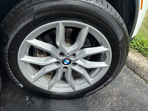 Used 2021 BMW X5 xDrive40i w/ Convenience Package AWD/4WD image 14