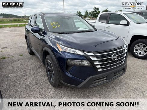 Used 2025 Nissan Rogue SV FWD image 1