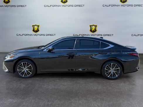 Used 2024 Lexus ES 300h w/ Premium Package image 2