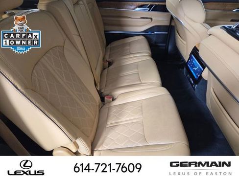 Used 2023 Jeep Grand Wagoneer Series III w/ HD Trailer Tow Package AWD/4WD image 23