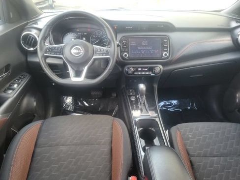Used 2023 Nissan Kicks SR FWD image 17