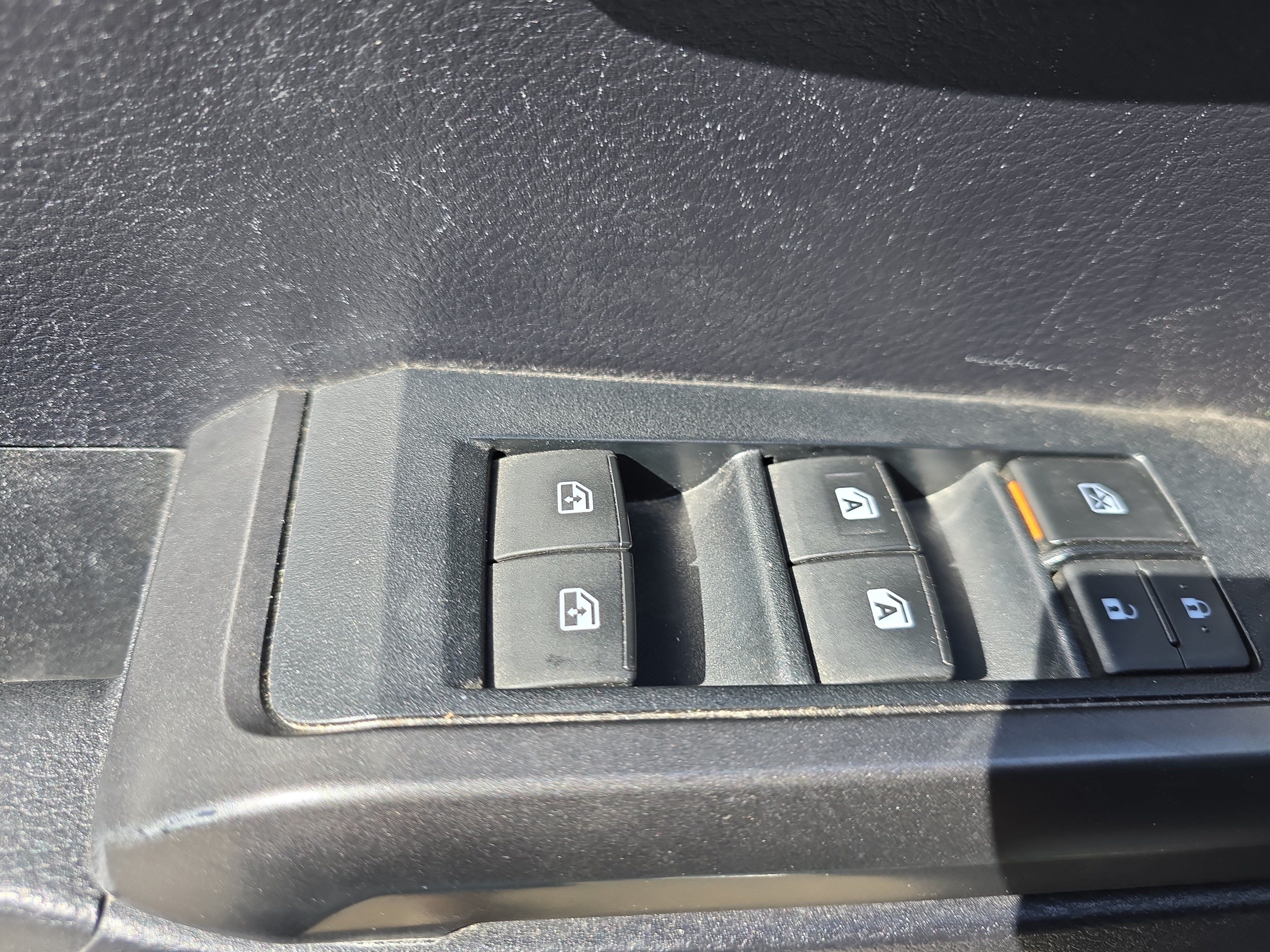 Used 2020 Toyota Tacoma TRD Sport w/ Technology Package AWD/4WD image 18