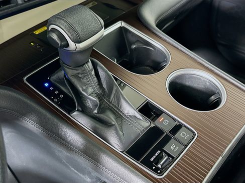 Used 2021 Toyota Sienna XLE w/ XLE Plus Package image 25