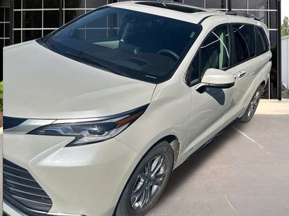 Used 2021 Toyota Sienna Platinum