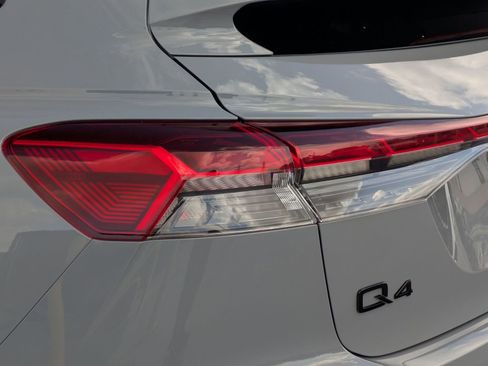 Used 2023 Audi Q4 e-tron Premium Plus w/ Premium Plus AWD/4WD image 18