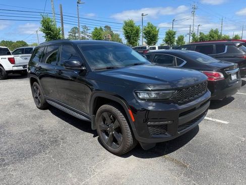 Used 2023 Jeep Grand Cherokee L Limited w/ Black Appearance Package AWD/4WD image 2