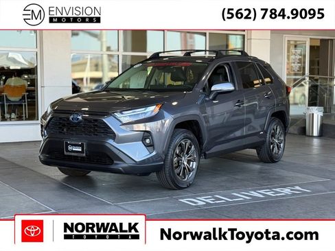 Used 2023 Toyota RAV4 XLE Premium image 1