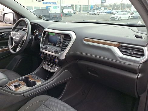 Used 2023 GMC Acadia SLE image 28
