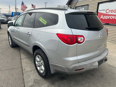 Used 2011 Chevrolet Traverse LS image 7