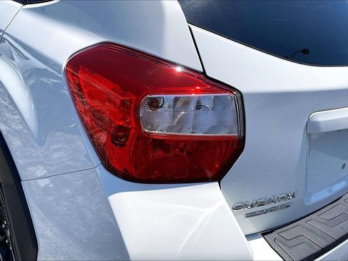 Used 2017 Subaru Crosstrek 2.0i Premium w/ Moonroof Package AWD/4WD image 23