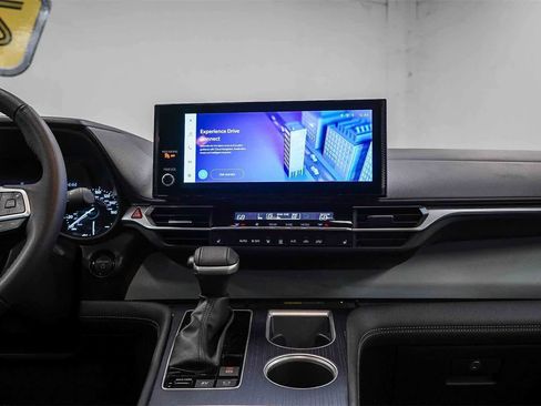 Used 2025 Toyota Sienna XLE w/ XLE Plus Package image 13