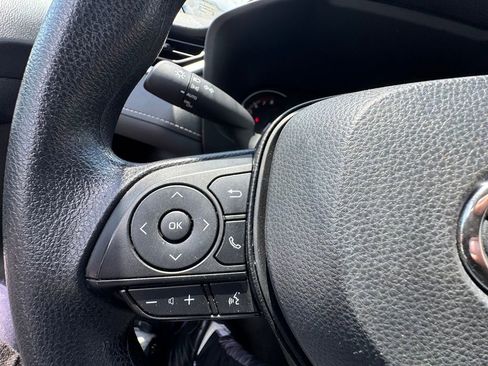 Used 2025 Toyota RAV4 XLE AWD/4WD image 17