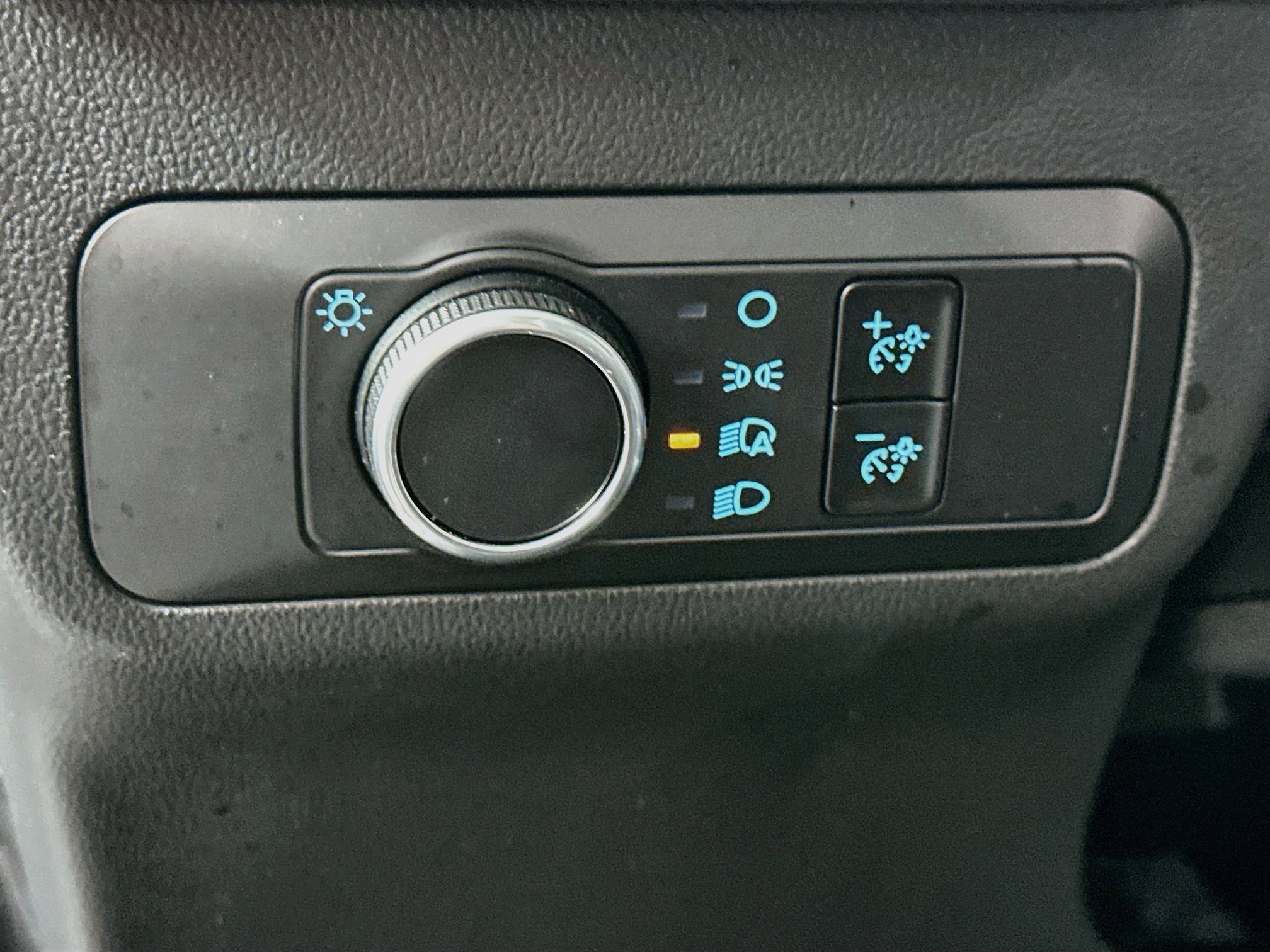 Used 2025 Ford Escape Active FWD image 17