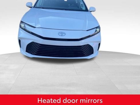 Used 2025 Toyota Camry LE image 9