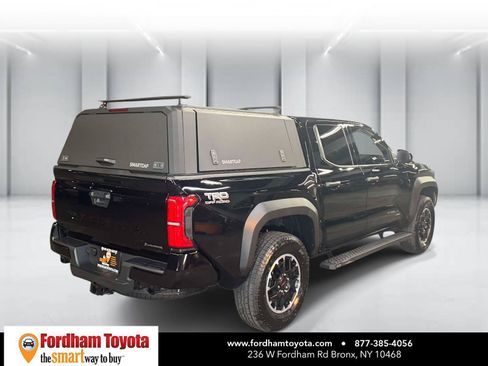 Used 2025 Toyota Tacoma TRD Off-Road AWD/4WD image 7