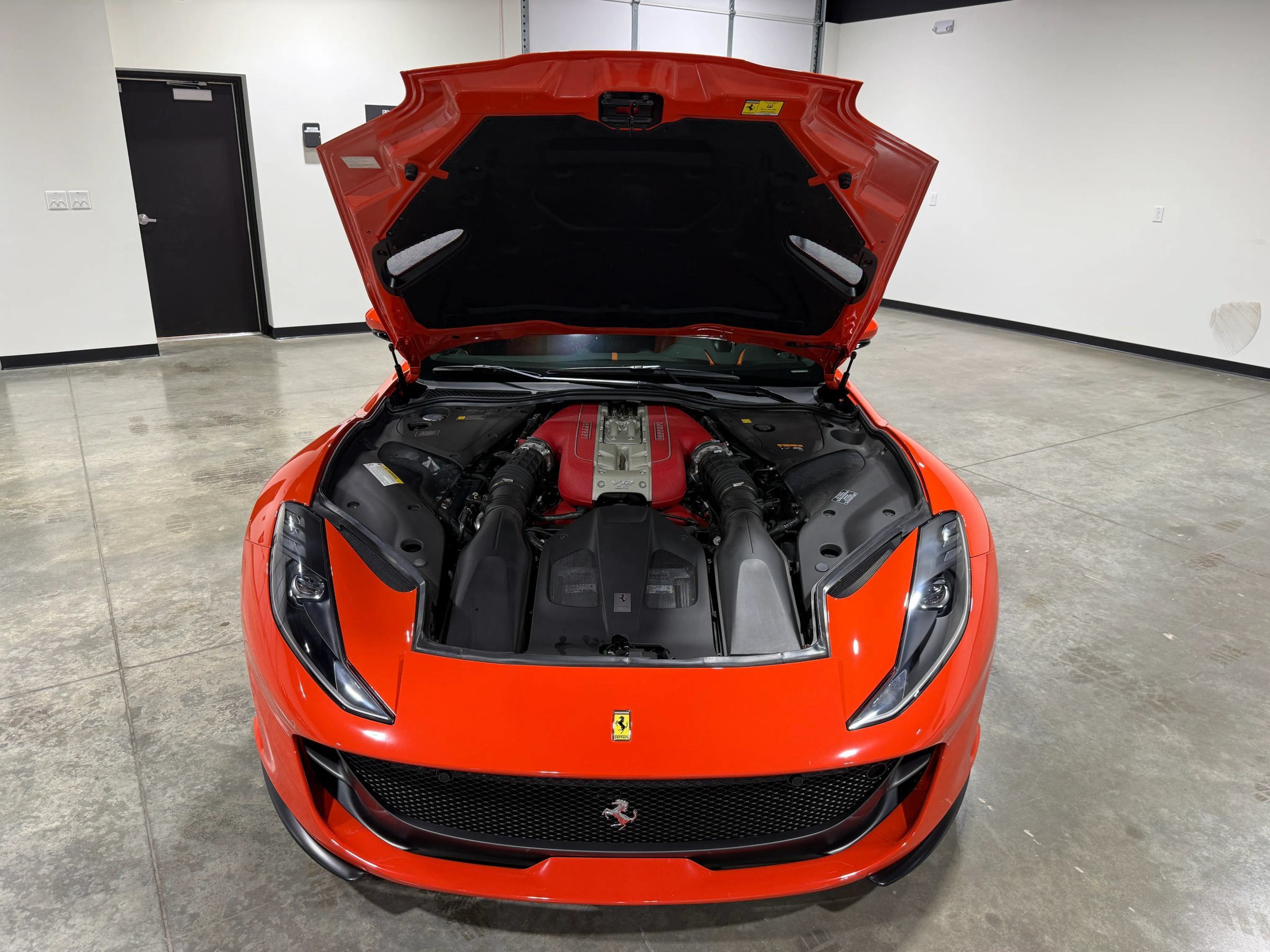 Used 2020 Ferrari 812 Superfast RWD image 84
