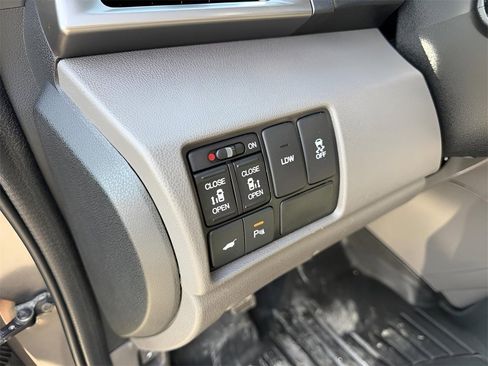 Used 2016 Honda Odyssey Touring image 15