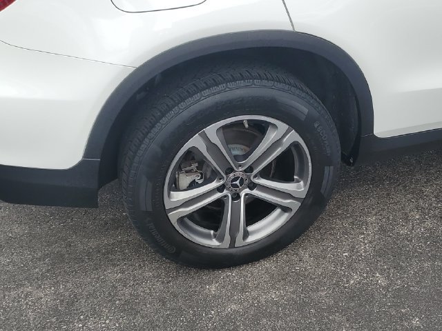Used 2018 Mercedes-Benz GLC 300 4MATIC image 5