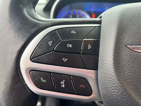 Used 2021 Chrysler 300 Touring L image 26