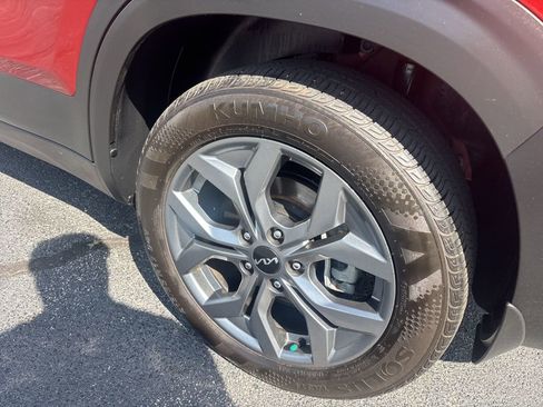 Used 2024 Kia Seltos S AWD/4WD image 19