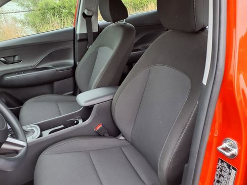 Used 2024 Hyundai Kona SE image 15