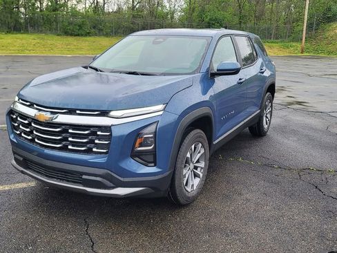 New 2026 Chevrolet Equinox LT w/ Convenience Package II FWD image 5
