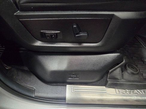 Used 2019 RAM 2500 Laramie AWD/4WD image 73
