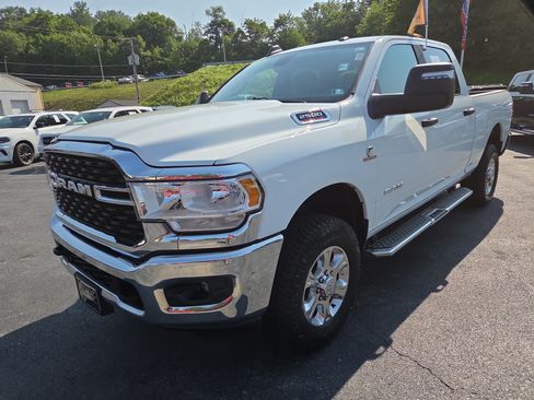 Certified 2024 RAM 2500 Big Horn w/ Off Road Package AWD/4WD image 8