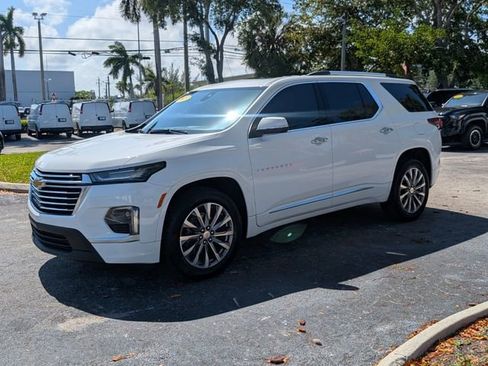 Certified 2023 Chevrolet Traverse Premier FWD image 3