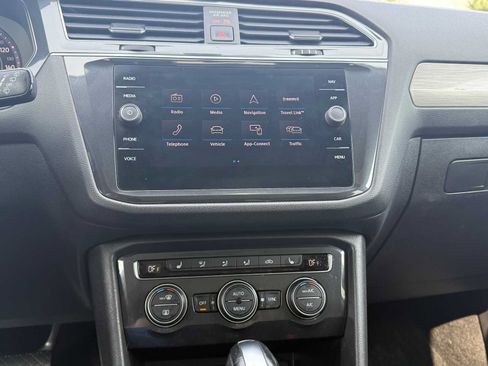 Used 2019 Volkswagen Tiguan SEL AWD/4WD image 24
