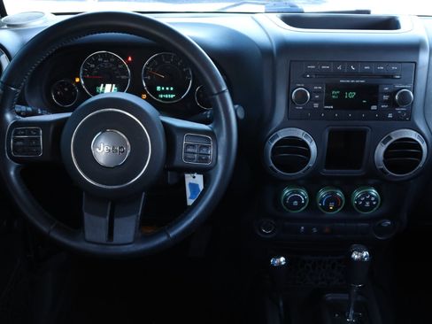 Used 2015 Jeep Wrangler Unlimited Sport w/ Connectivity Group image 14