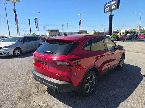 Used 2025 Ford Escape ST-Line AWD/4WD image 5