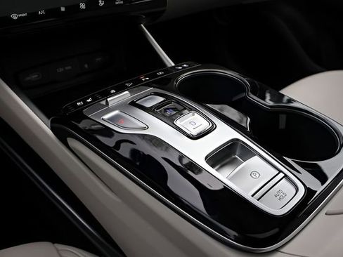 Used 2024 Hyundai Tucson Limited image 26