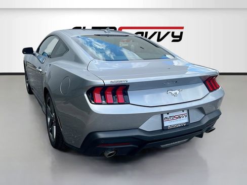 Used 2024 Ford Mustang Coupe RWD image 5