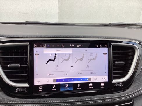 New 2026 Chrysler Pacifica Select image 17