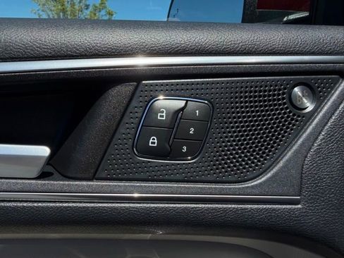 Used 2022 Ford Edge Titanium AWD/4WD image 13
