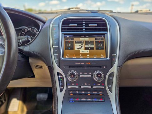 Used 2018 Lincoln MKX Reserve image 10