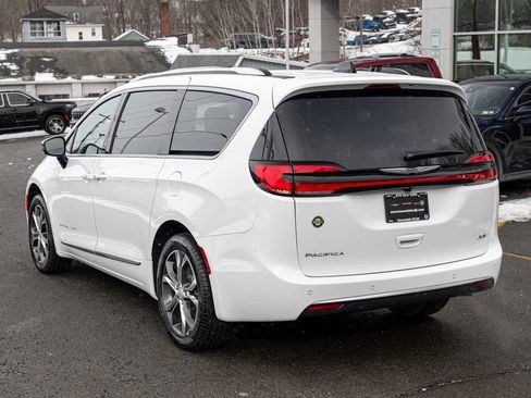 New 2026 Chrysler Pacifica Pinnacle image 6