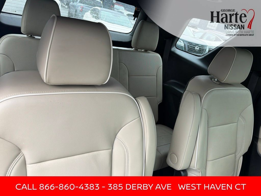 Used 2023 Chevrolet Traverse Premier AWD/4WD image 30