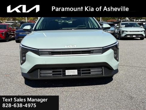 New 2025 Kia K4 LXS image 2
