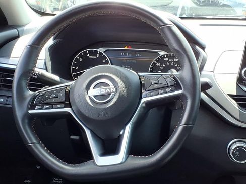 Used 2023 Nissan Altima 2.5 SR FWD image 12