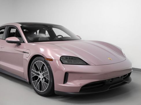 New 2025 Porsche Taycan image 9