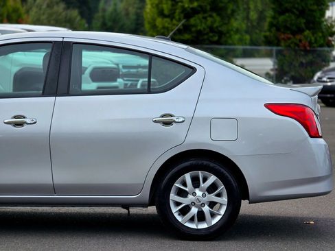 Used 2018 Nissan Versa SV w/ SV Special Edition Package FWD image 7