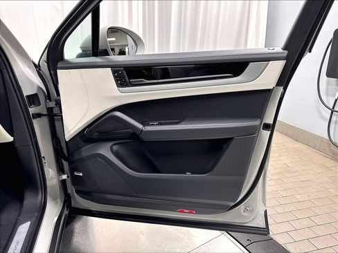 New 2026 Porsche Cayenne AWD/4WD image 28