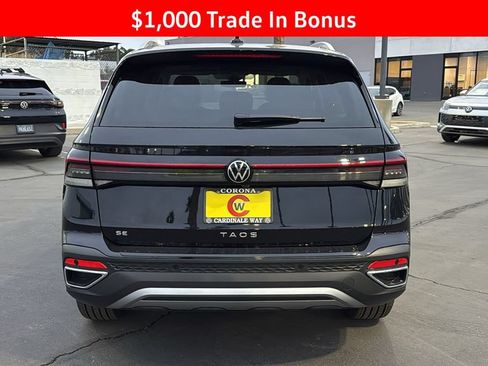 New 2026 Volkswagen Taos SE FWD image 4
