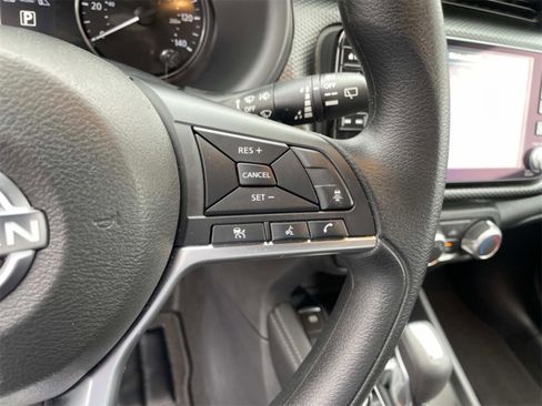 Used 2024 Nissan Kicks SV image 17