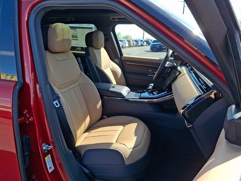 New 2026 Land Rover Range Rover Sport Dynamic SE AWD/4WD image 3