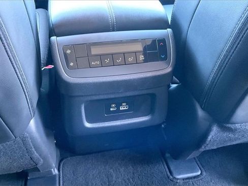 Certified 2025 Nissan Pathfinder SL image 32