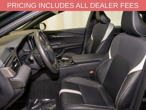 Used 2025 Toyota Camry SE FWD image 10